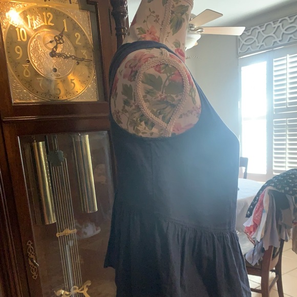 Old Navy Sleeveless top with ruffled base cottage core - Picture 2 of 8